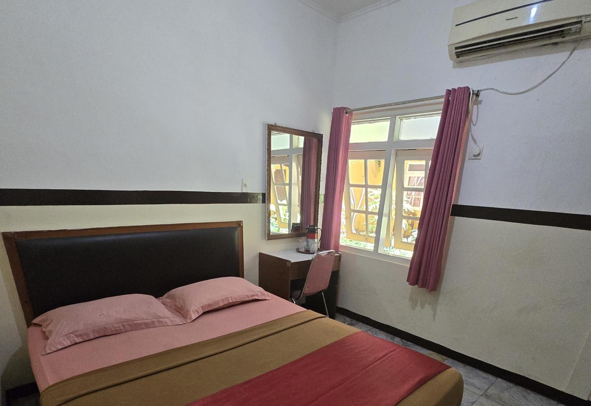 Hotel Tugu Asri Джакарта Экстерьер фото