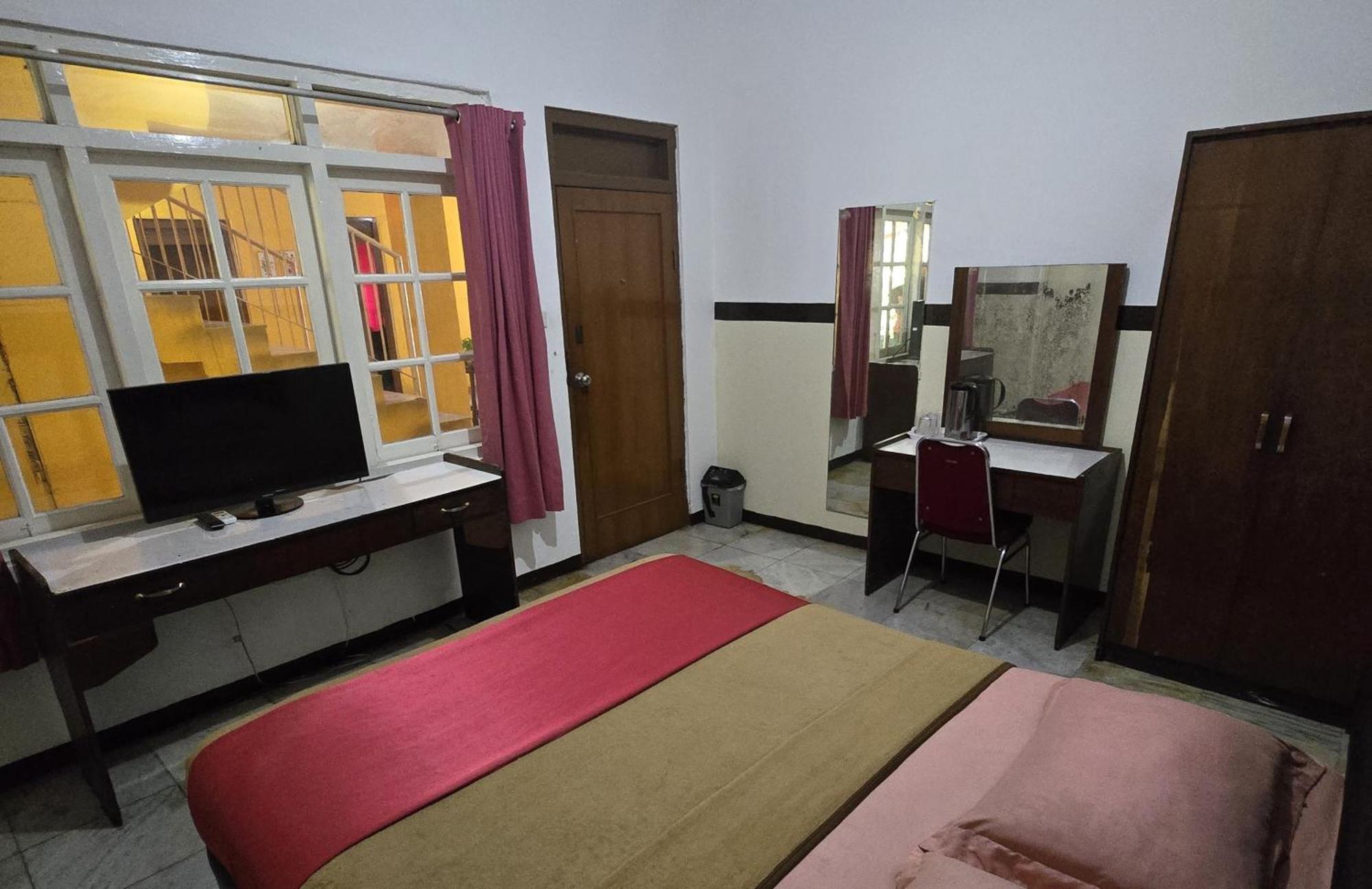 Hotel Tugu Asri Джакарта Экстерьер фото