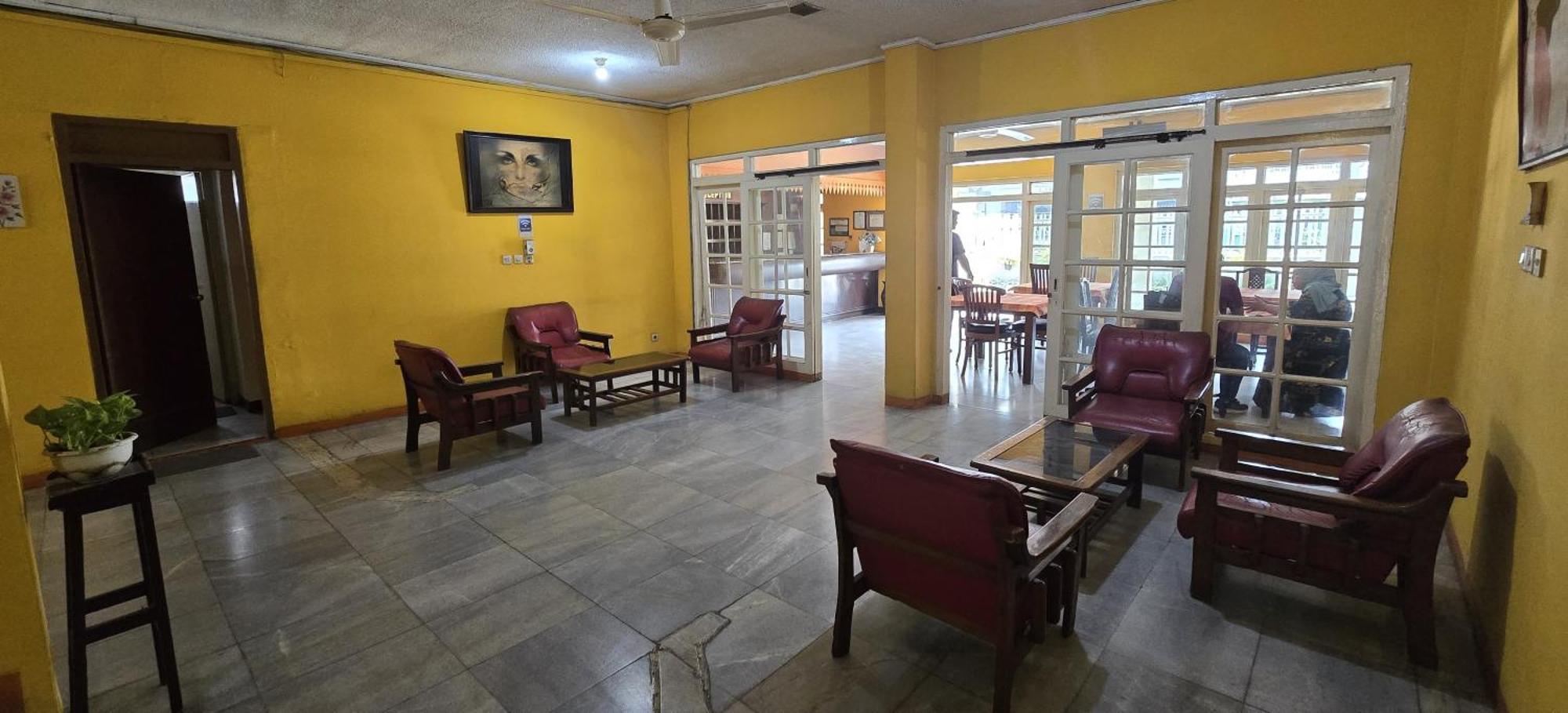 Hotel Tugu Asri Джакарта Экстерьер фото